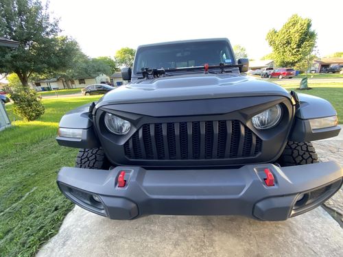 Customer photo review of Vader Grille w/ Mesh - Matte Black (18-20 Jeep Wrangler JL & Gladiator JT)
