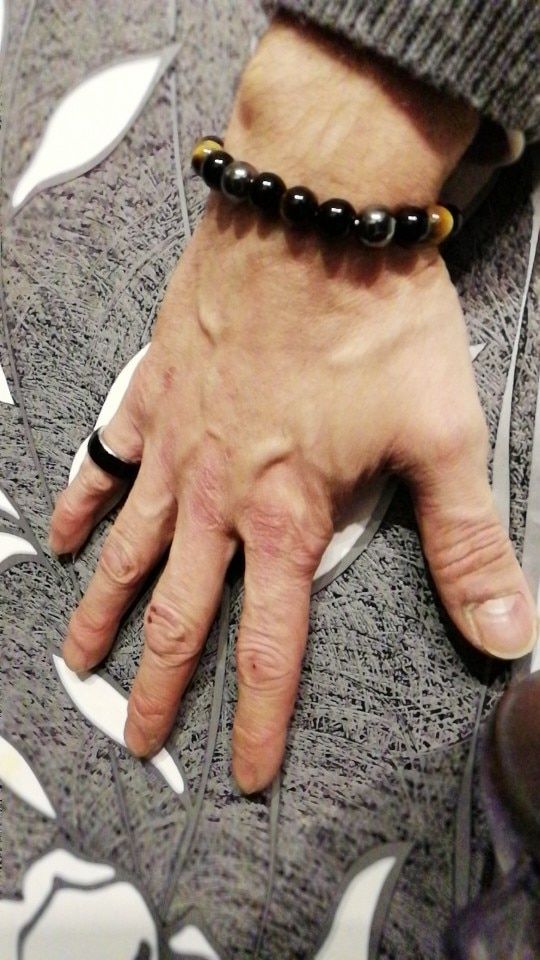 Customer photo review of Bracelet «Triple Protection» en oeil de tigre, obsidienne et Hématite