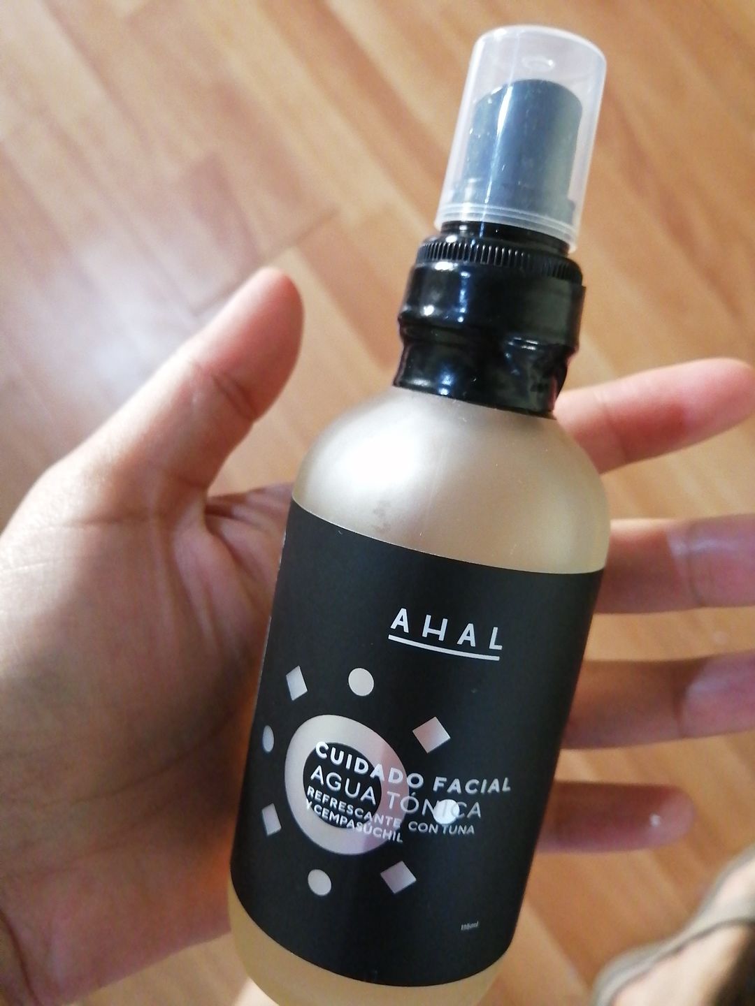 Customer photo review of Agua Tónica Refrescante con Tuna y Cempasúchil