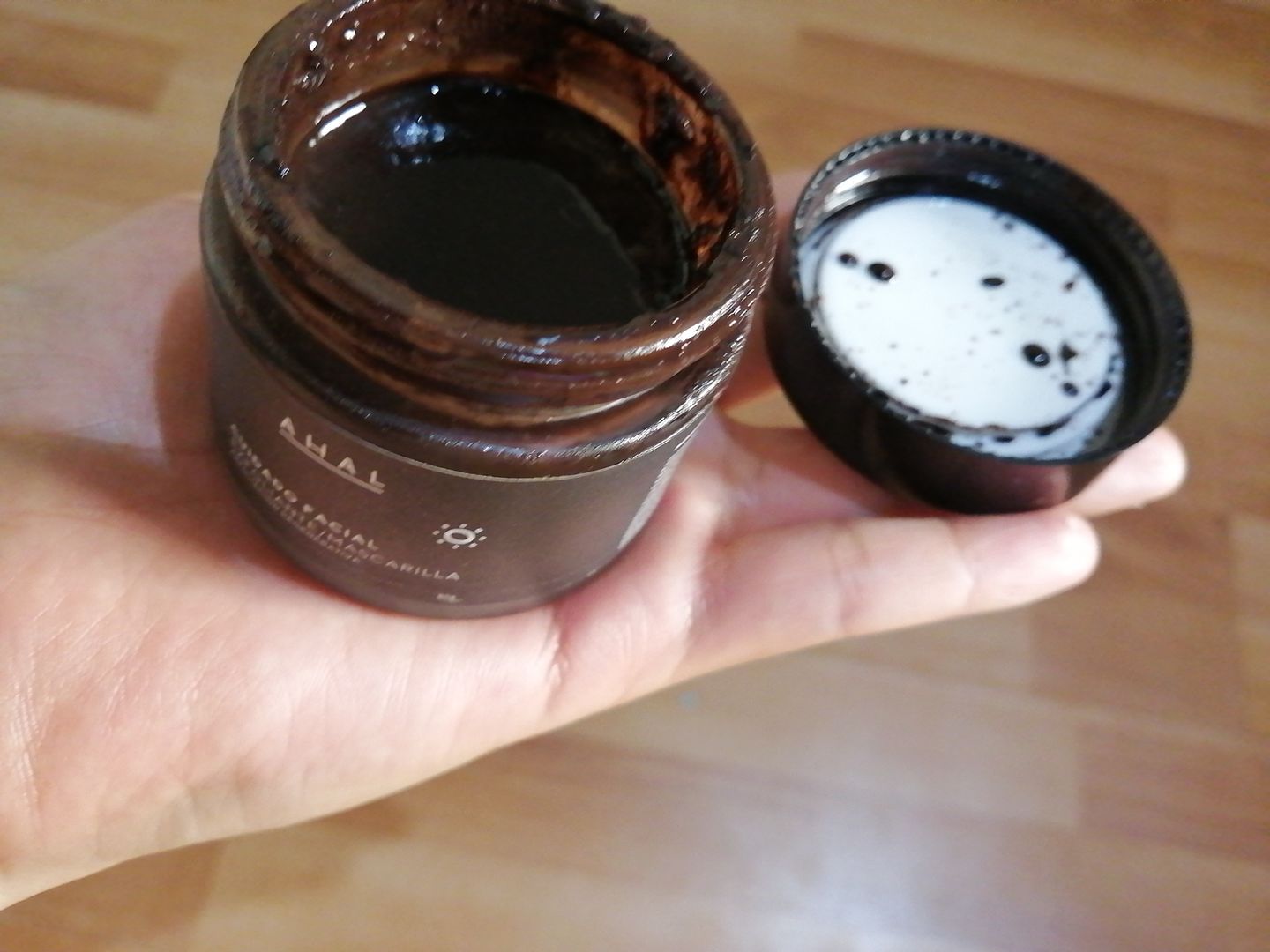 Customer photo review of Exfoliante / Mascarilla Facial de Tepezcohuite y 5 arcillas