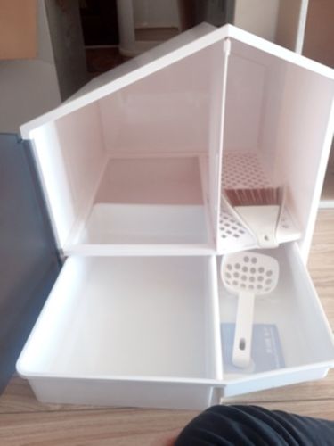 Customer photo review of Furrytail XL Semi-Closed Glow House Cat Litter Box with Scoop
