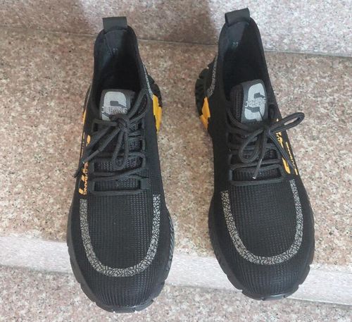 Customer photo review of Fansgemacht Atmungsaktive, verschleißfeste, pannensichere Sicherheitsarbeitsschuhe