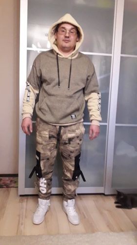 Customer photo review of Euenus Perrini Joggers