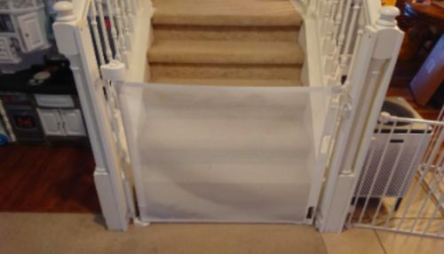 Customer photo review of ModernSafety™ Retractable Gate