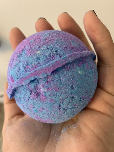 Customer photo review of Milky Way Bath Bomb