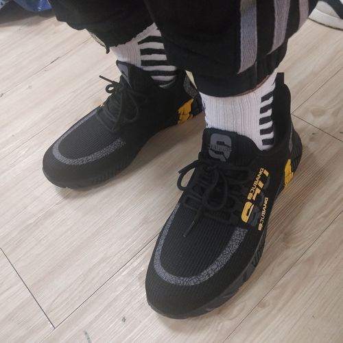 Customer photo review of Fansgemacht Atmungsaktive, verschleißfeste, pannensichere Sicherheitsarbeitsschuhe