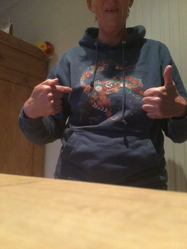 Customer photo review of FUCHS BLUMEN  - Basic Hoody Unisex