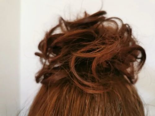 Customer photo review of Le Chignon Effet Décoiffé