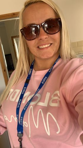Customer photo review of Blonde Mama Sweatshirt (MRK X)