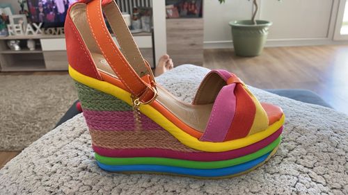 Customer photo review of Sandales compensées à muffins espadrilles colorées