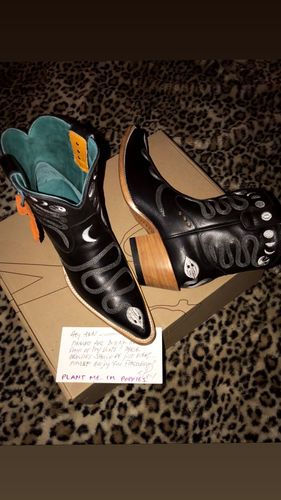 Customer photo review of No.2101 JUNCTION eastern boot pskaufman... x Me _ black leather womens