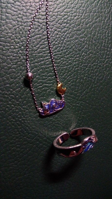 Customer photo review of The great wave off kanagawa couple rings