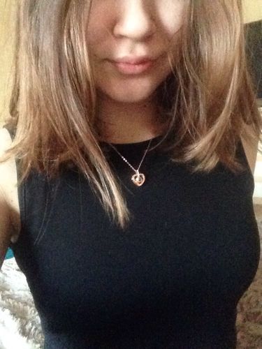 Customer photo review of Peakmart™ Herz-Römische Zeichen Halskette mit Wunschfoto