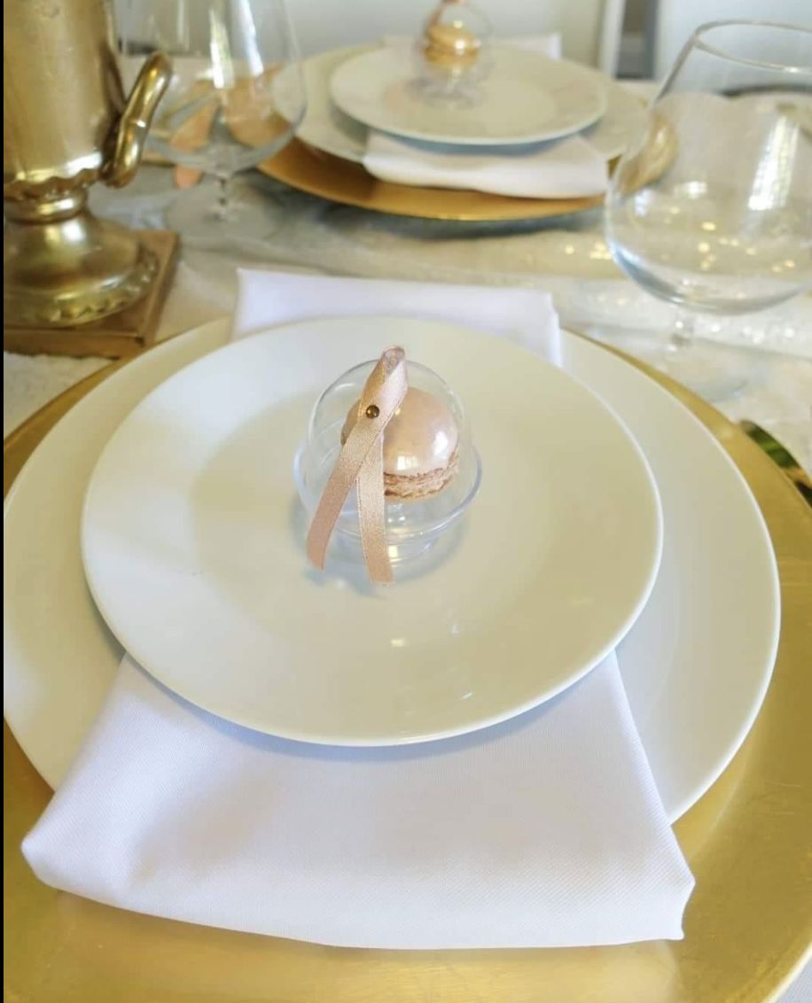 Customer photo review of Acrylic Clear Cake Stand with Lids (12 pieces)