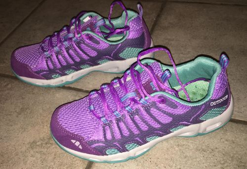 Customer photo review of Antiskid  Outdoor Breathable Lightweight Sneakers