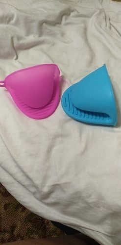 Customer photo review of High Quality Kitchen Baking Silica Gel heat insulation clip anti scalding non slip gloves