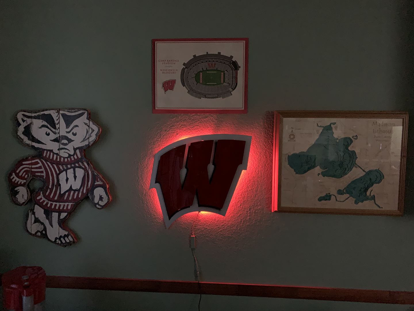 Customer photo review of University of Wisconsin "W" 3D Vintage Metal Artwork
