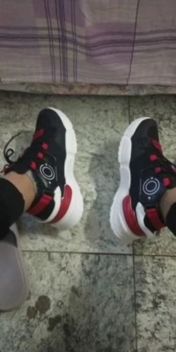 Customer photo review of Drouet Jellrich Sneakers