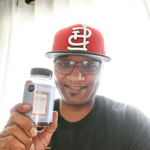 Customer photo review of KING ESSENTIALS- Men's Daily Multi-Vitamin (plant-based) Gummies (45 Day Supply/ .55 Cent A Day) CLICK HERE