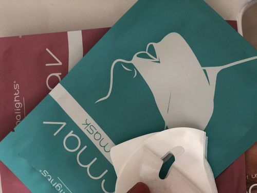 Customer photo review of DermaV™  |  Masque amincissant pour ovale du visage