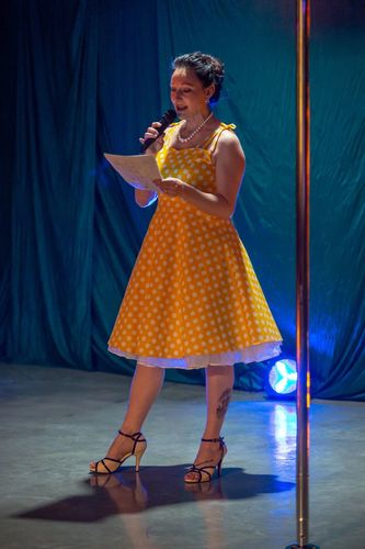 Customer photo review of GELBES 1950ER SPAGHETTI TRÄGER DOTKLEID