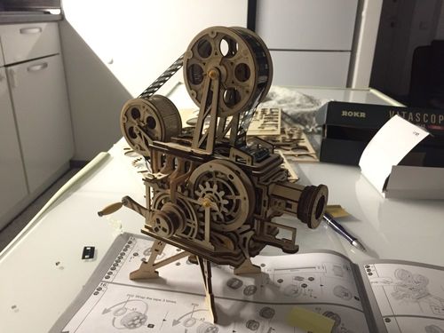 Customer photo review of Robotime Vitascope - Hand Crank Projector