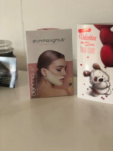 Customer photo review of DermaV™  |  Masque amincissant pour ovale du visage