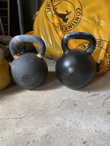 Customer photo review of 68kg / 150lbs E-coated Cast Iron Kettlebell