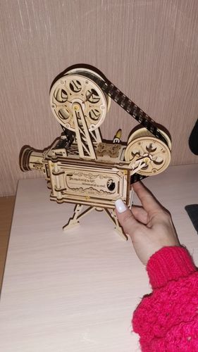Customer photo review of Robotime Vitascope - Hand Crank Projector