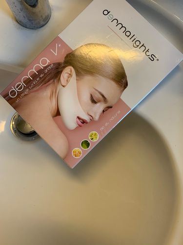 Customer photo review of DermaV™  |  Masque amincissant pour ovale du visage