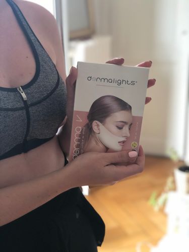 Customer photo review of DermaV™  |  Masque amincissant pour ovale du visage