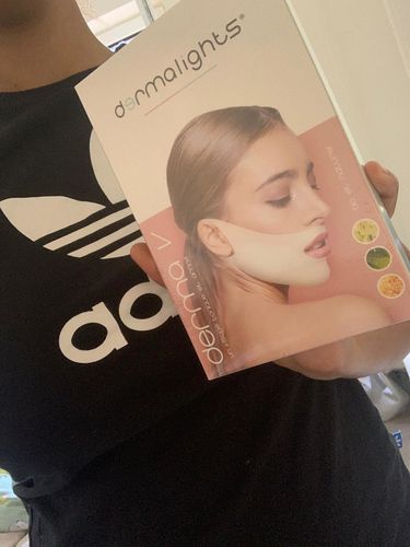 Customer photo review of DermaV™  |  Masque amincissant pour ovale du visage