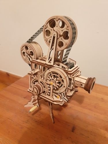 Customer photo review of Robotime Vitascope - Hand Crank Projector