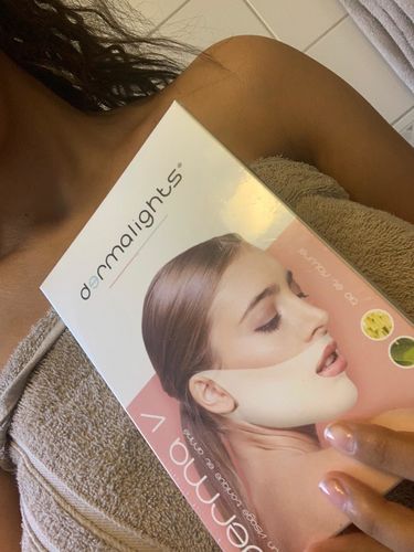 Customer photo review of DermaV™  |  Masque amincissant pour ovale du visage