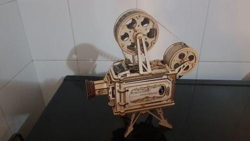 Customer photo review of Robotime Vitascope - Hand Crank Projector