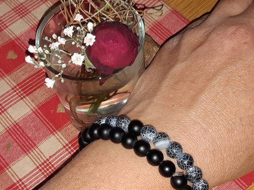 Customer photo review of Naturstein Pärchen-Armbänder