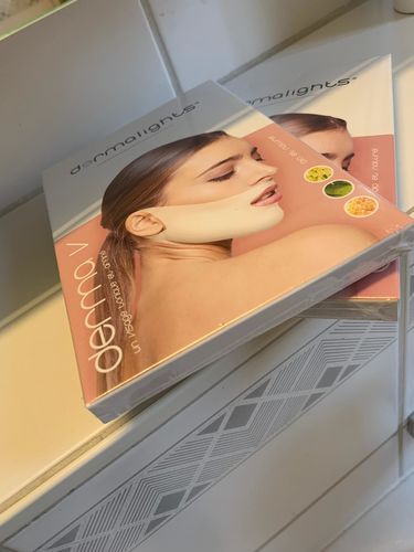 Customer photo review of DermaV™  |  Masque amincissant pour ovale du visage