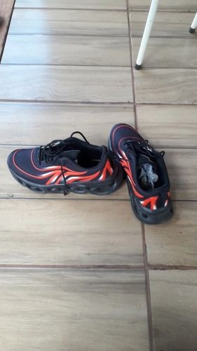 Customer photo review of Verwey Bohon Sneakers