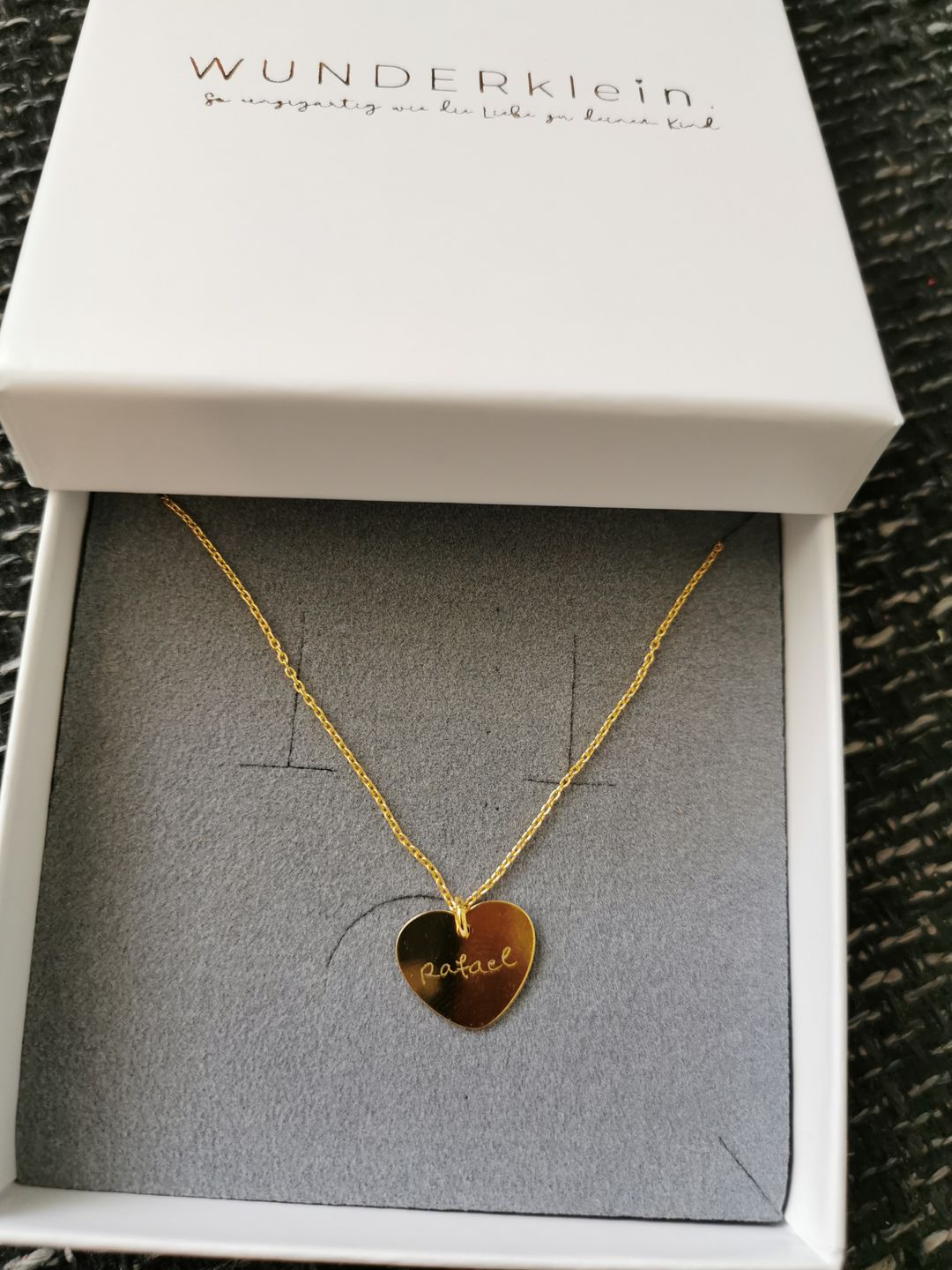 Customer photo review of Personalisierte Herzkette mit Gravur aus 925 Sterling Silber