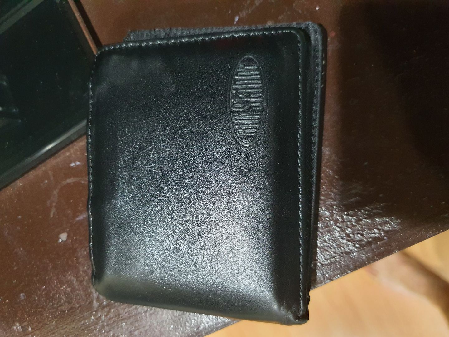 Customer photo review of RFID Blocking Leather L-Fold Wallet Black