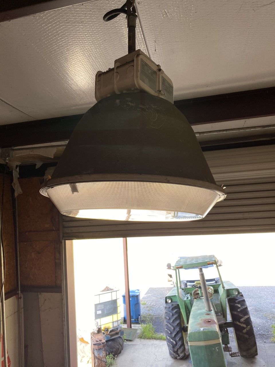 Customer photo review of High Bay LED Light 150W UFO 5700K - LED Warehouse Lighting - 20,098 Lumens