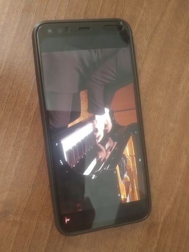 Customer photo review of Google Pixel 4 128GB, Clearly White Unlocked Refurbished Excellent