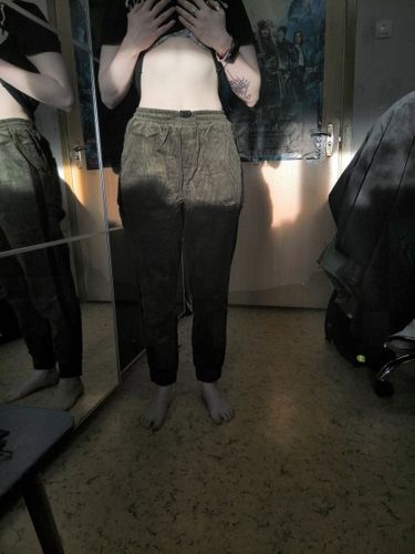 Customer photo review of Thim Dupon Joggers