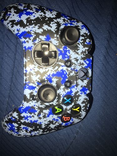 Customer photo review of Blue Digital Camo - XBOX One Controller Skin