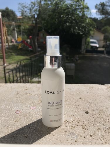 Customer photo review of LOVASKIN INSTANT FOOT PEEL Essential Kit - Great value, 25 uses in one bottle
