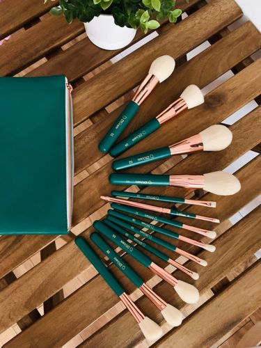 Customer photo review of 13 Kit Pinceau Maquillage Poudre / Fond de Teint / Highlight / Contouring / Anti-cernes / Fard Paupiere / Sourcil