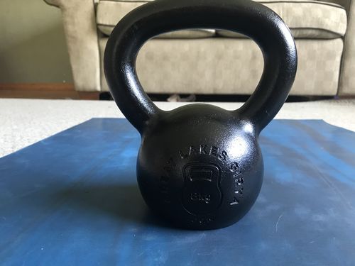 Customer photo review of 8kg / 18lbs E-coated Cast Iron Kettlebell