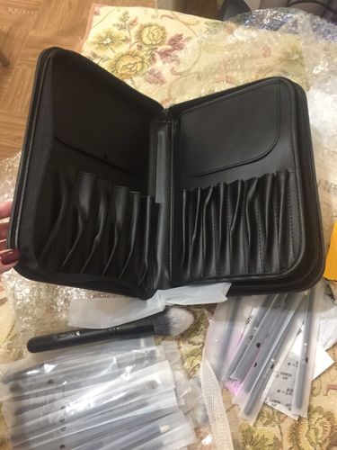 Customer photo review of 27 Kit Pinceau Maquillage Complet Professionnel Poudre / Fond de Teint / Contouring / Anti-cernes / Highlight / Fard Paupiere / Eyeliner