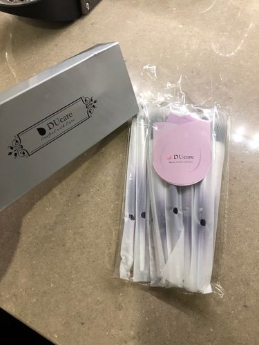 Customer photo review of 9 Kit Pinceau Maquillage Poudre / Fond de Teint / Fard Paupiere / Anti-cernes / Sourcil / Levre