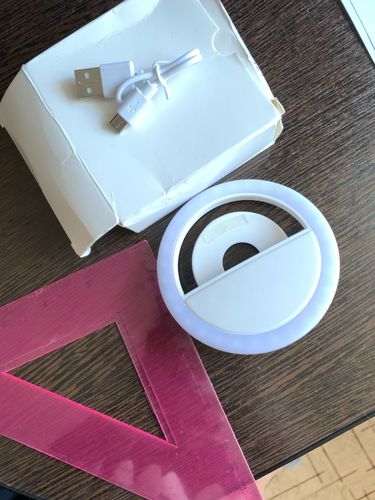 Customer photo review of Clip-on Selfie Beauty Light